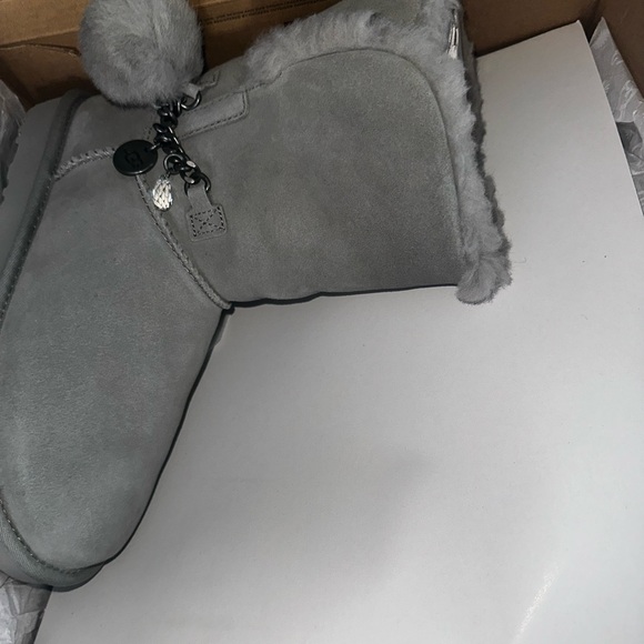 Ugg Boot - Picture 5 of 6